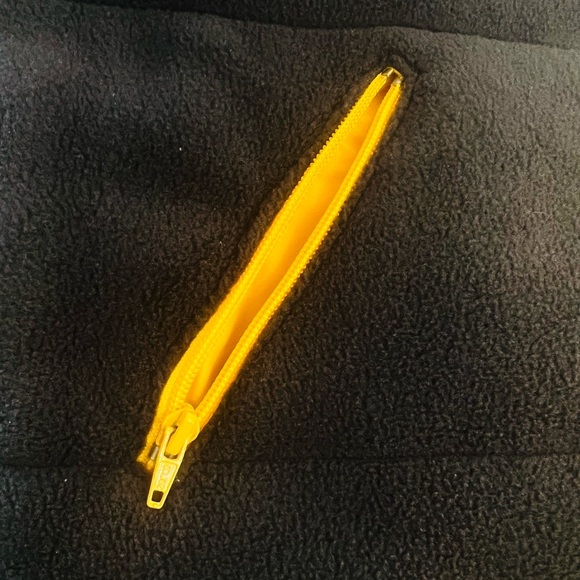 Reversible Yellow and Blue Vest Green Dog Size M 100% polyester Side pockets - Picture 5 of 11